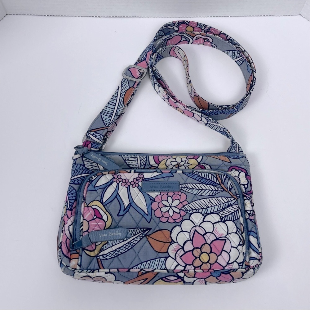 Vera Bradley Gray Quilted Floral Pattern Cross Body; Casual, Travel, Flower